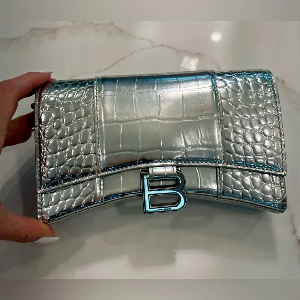 Balenciaga Hourglass Wallet on Chain - New With Tags RRP $1,750 - Picture 3 of 12